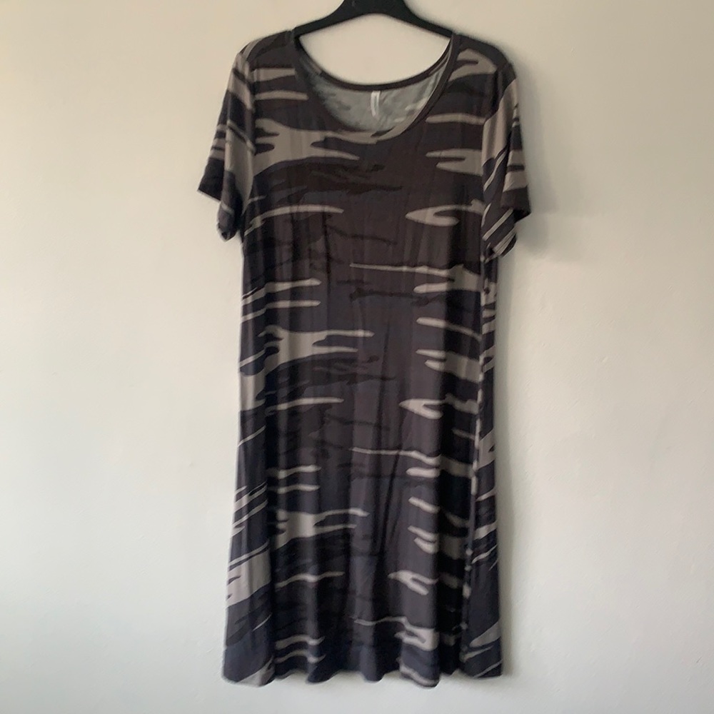 NWOT Popyoung Grey Cameo T-Shirt Dress